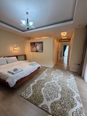 4 slaapkamers, een strijkplank/strijkijzer, gratis wifi, beddengoed