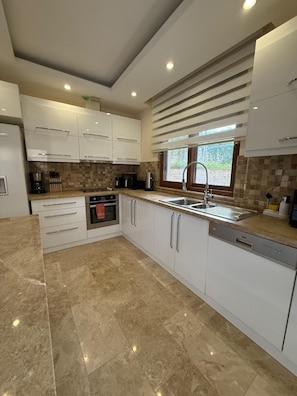 Fridge, microwave, oven, dishwasher