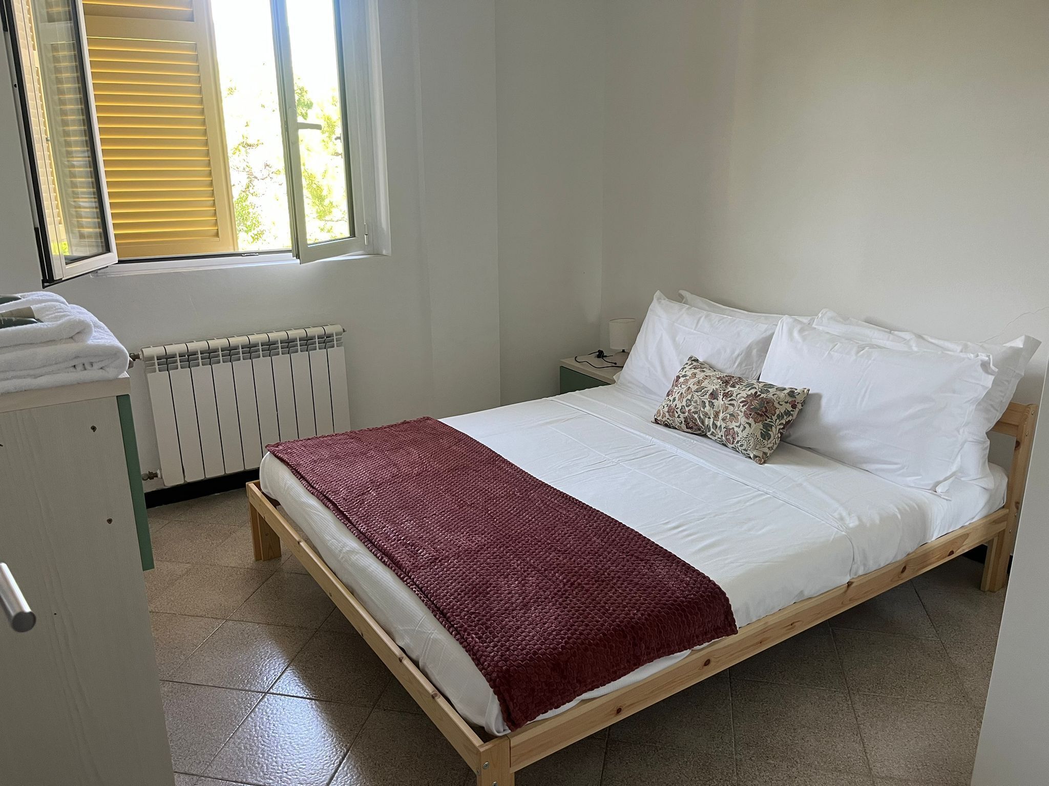 Down duvets, iron/ironing board, free WiFi, bed sheets