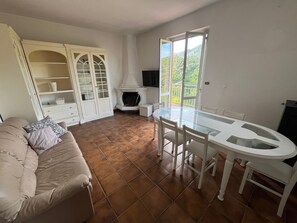 32-inch flat-screen TV with digital channels