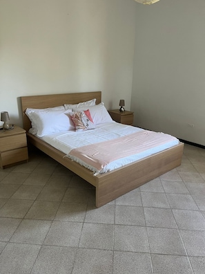 Down comforters, iron/ironing board, free WiFi, bed sheets - Villa Lavinia  (Casarza Ligure)