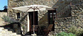 Villa MOKA Apartment "PAULA" in a medieval farmhouse; in Montefeltro (Le Marche)