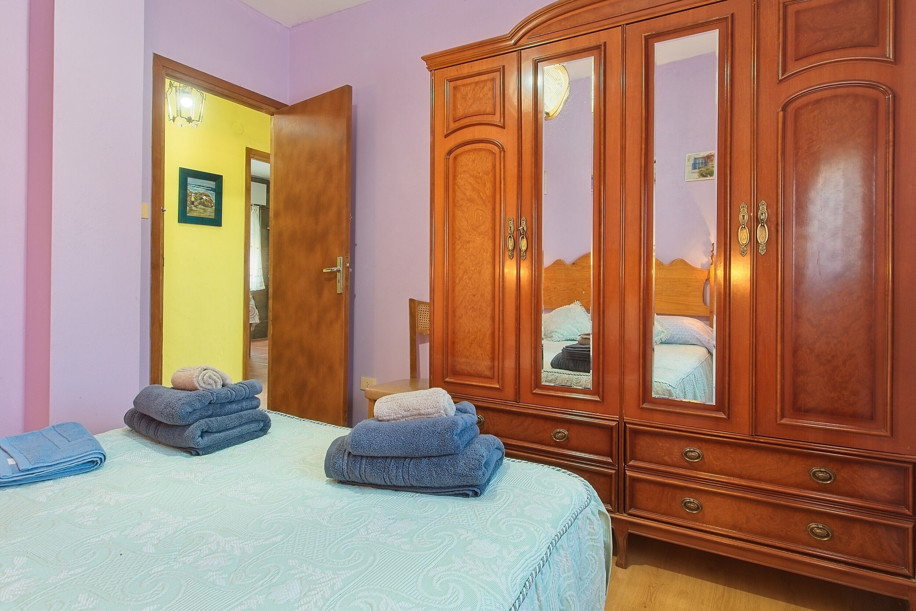 3 dormitorios, tabla de planchar con plancha, wifi y ropa de cama