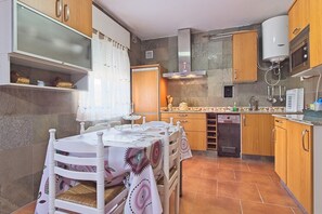 Refrigerador, microondas, parrilla de estufa y lavavajillas 