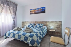 3 makuuhuonetta, silitysrauta/-lauta, Wi-Fi, vuodevaatteet