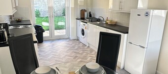 New Gillingham Gem - Garden, Free Parking(Electric Car Charger) and WiFi