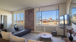 TV - Luxury Apartment and Terraces - Medici Penthouse (Firenze)