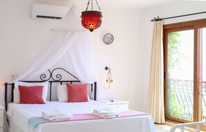 Villa, balcon, vue mer | Fer et planche à repasser, Wi-Fi gratuit