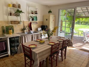 Private kitchen