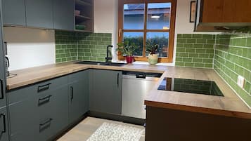 Kühlschrank, Ofen, Herdplatte, Geschirrspüler