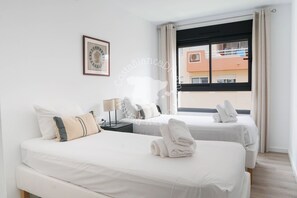3 chambres, fer et planche à repasser, Wi-Fi gratuit, draps fournis