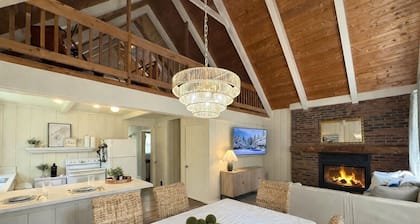 Cozy Chalet Getaway Near The Highlands - Sleeps 8