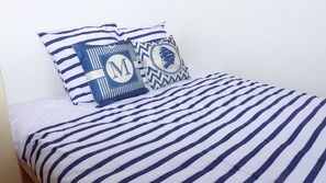 4 Schlafzimmer, Bügeleisen/Bügelbrett, kostenloses WLAN, Bettwäsche