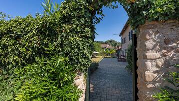 Enceinte de lâhĂ©bergement