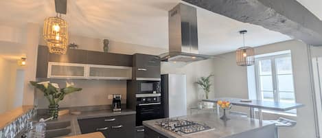 Fridge, microwave, dishwasher