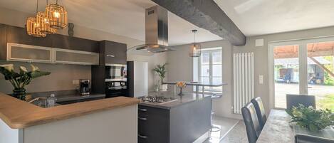 Fridge, microwave, dishwasher