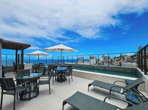 Outdoor dining - Cozy apartment in Ondina- Salvador, Ba- 400 m from the beach (Ondina Salvador)