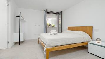 3 soverom, strykejern/-brett, wi-fi og sengetøy