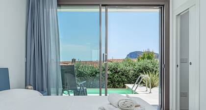 Villa 'Mirtina Home' con vistas al mar, Wi-Fi y aire acondicionado