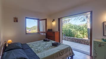 3 chambres, fer et planche à repasser, Wi-Fi, draps fournis