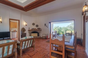 Interior - Holiday Home 'Mirella- Portobello' with Private Terrace, Private Garden and Wi-Fi (Portobello)