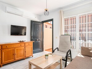 TV - Townhouse near the beach in Chiclana de la Frontera (Chiclana de la Frontera)