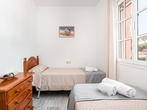 2 bedrooms, free WiFi, bed sheets - Townhouse near the beach in Chiclana de la Frontera (Chiclana de la Frontera)