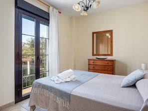 2 bedrooms, free WiFi, bed sheets
