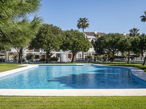 Pool - Charming Apartment in Chiclana de la Frontera (Chiclana de la Frontera)