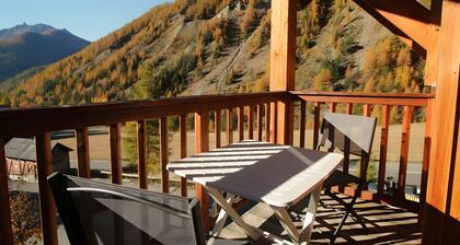 Appartement 'Les Granges - Panoramablick' mit Bergblick, Gemeinschaftspool und Balkon