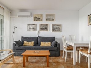 TV - Townhouses at Playa de La Barrosa, Chiclana (Chiclana de la Frontera)
