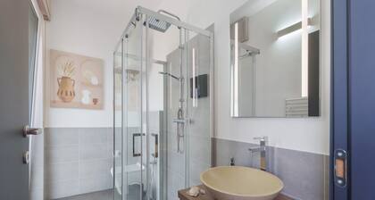 Apartment 'Venezia' with Mountain View, Balcony and Wi-Fi