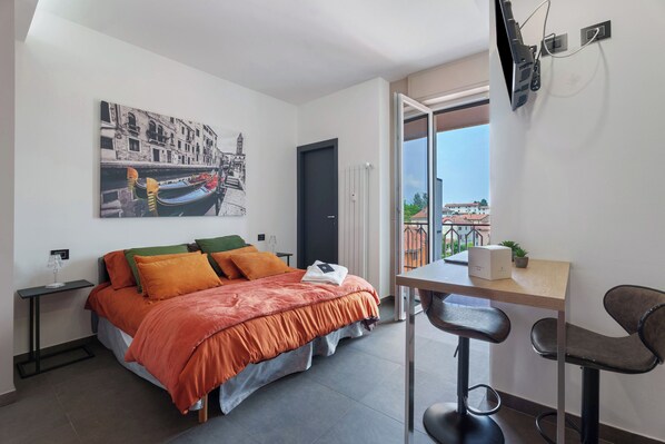 1 bedroom, iron/ironing board, WiFi, bed sheets - Apartment 'Venezia' with Mountain View, Balcony and Wi-Fi (Gattico)