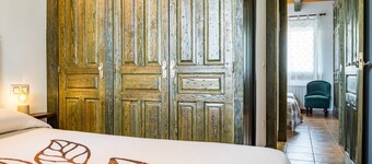 Rural House 'La Casa Del Carpintero' with Private Pool, Private Terrace and Private Garden