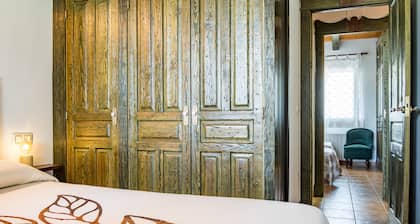 Rural House 'La Casa Del Carpintero' with Private Pool, Private Terrace and Private Garden