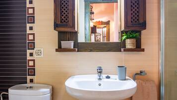 Dutxa, assecador de cabells i tovalloles