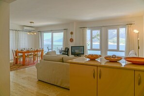 Deluxe Condo, Balcony, Sea View | Iron/ironing board, free WiFi - Mona Apart with Sea Platform (Kas)
