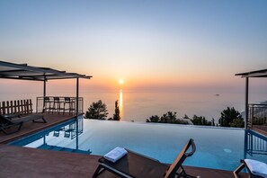 Pool - Country House 'Sea View 2' with Sea View, Wi-Fi and Air Conditioning (Lefkada)