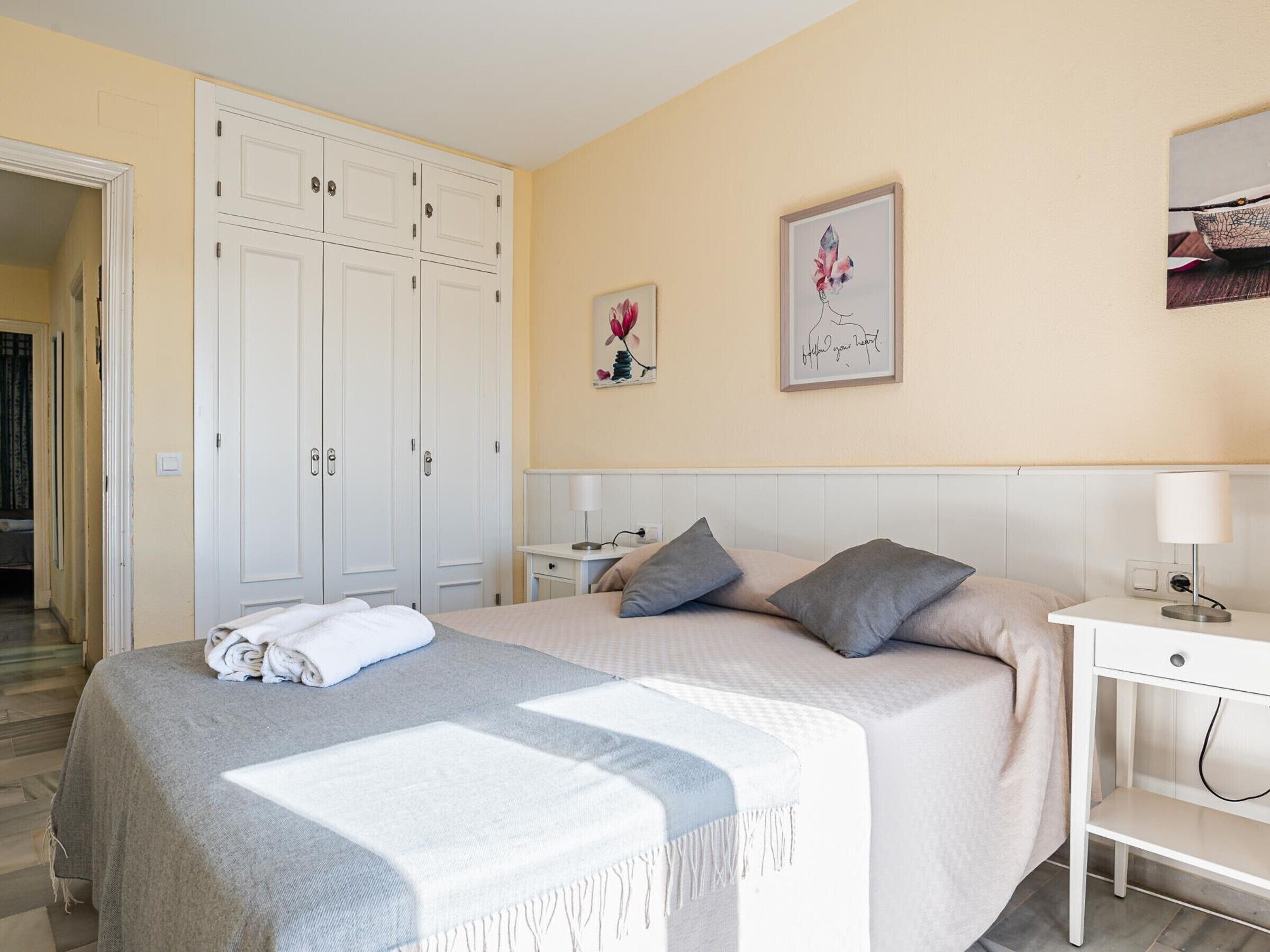 2 bedrooms, WiFi (free), bed sheets