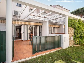 Exterior - Elegant townhouse near the beach with pool and parking (Chiclana de la Frontera)