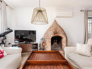 TV - Exceptional Chalet near La Barrosa Beach (Chiclana de la Frontera)