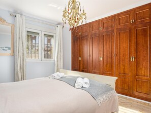 4 bedrooms, free WiFi, bed sheets