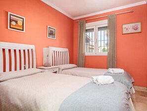4 bedrooms, free WiFi, bed sheets