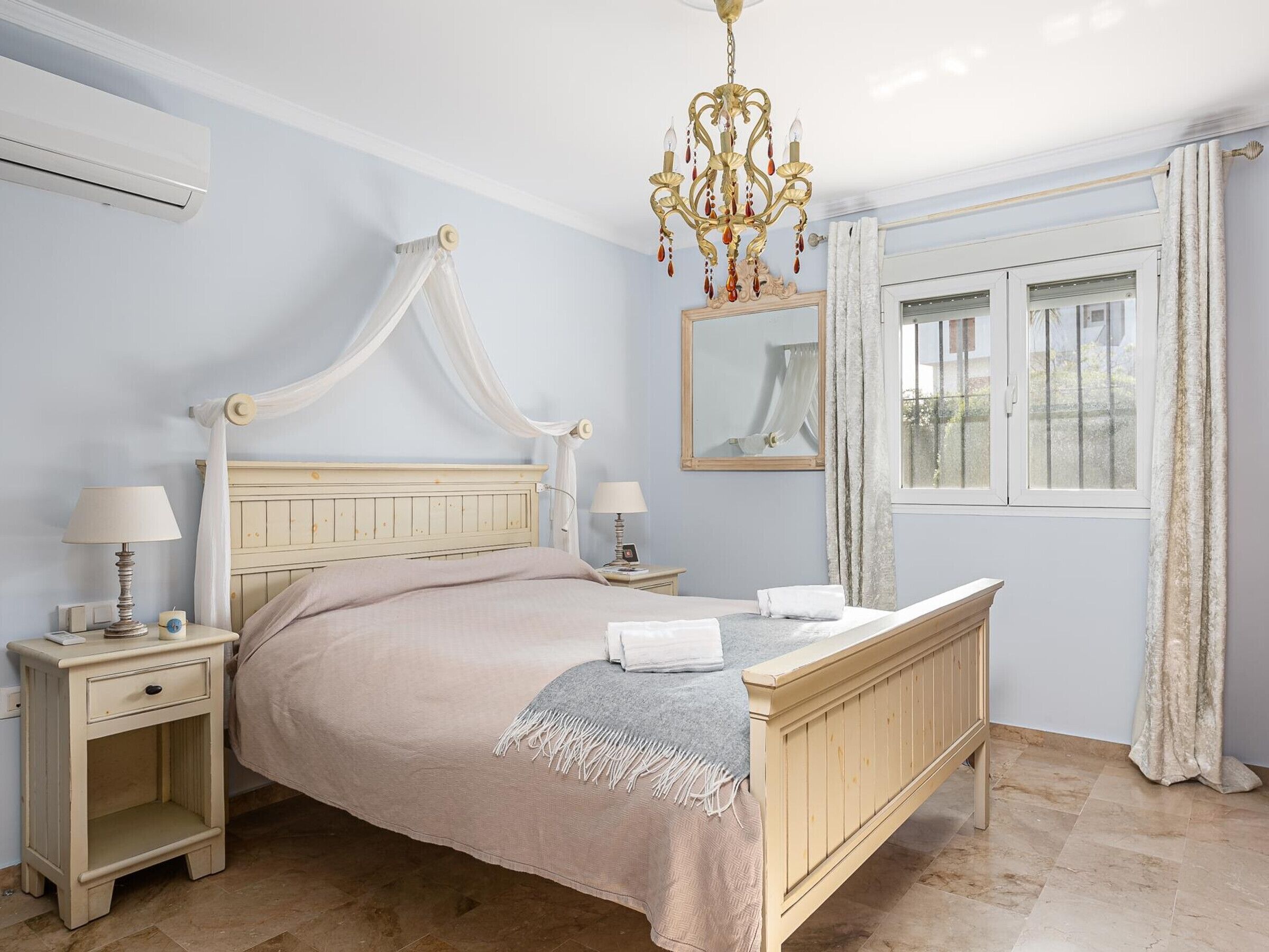 4 bedrooms, free WiFi, bed sheets