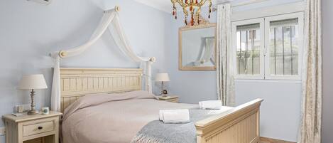 4 bedrooms, free WiFi, bed sheets