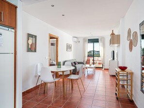Dining - 2-Bedroom Apartment with Terrace and Parking in Chiclana (Chiclana de la Frontera)