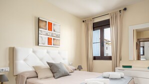 2 bedrooms, free WiFi, bed sheets - Apartment with air conditioning and terrace in Chiclana de la Frontera (Chiclana de la Frontera)