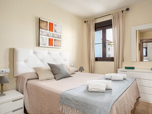 2 bedrooms, free WiFi, bed sheets - Apartment with air conditioning and terrace in Chiclana de la Frontera (Chiclana de la Frontera)