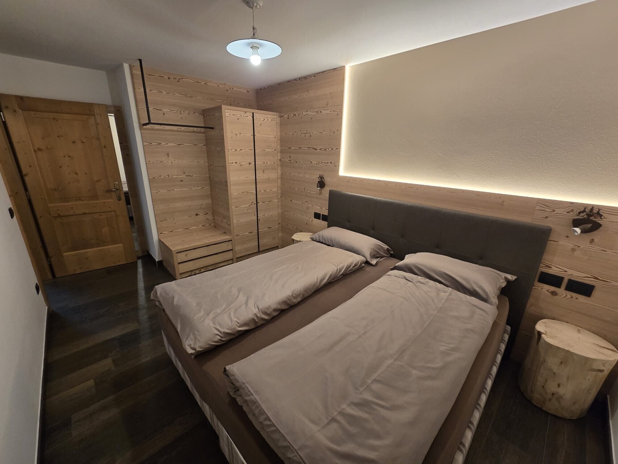 WiFi, bed sheets