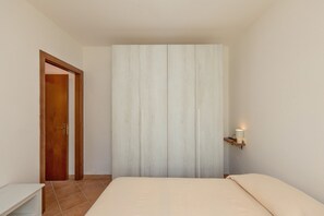 Iron/ironing board - Holiday Home 'Relax In Tuscany With Pool' with Shared Pool, Garden and Air Conditioning (Castellina Marittima)